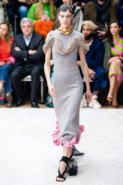Look 15
